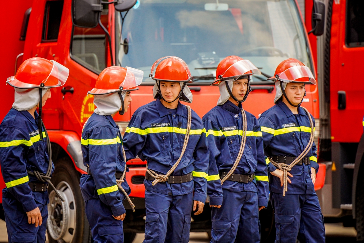 Các chiến sĩ nhập vai bước vào buổi tập huấn