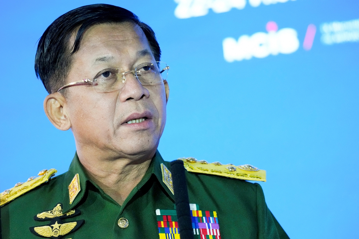 Ông Min Aung Hlaing sẽ tiếp tục nắm quyền điều hành quốc gia với tư cách Tổng thống lâm thời trong suốt quá trình bầu cử. Ảnh: Reuters