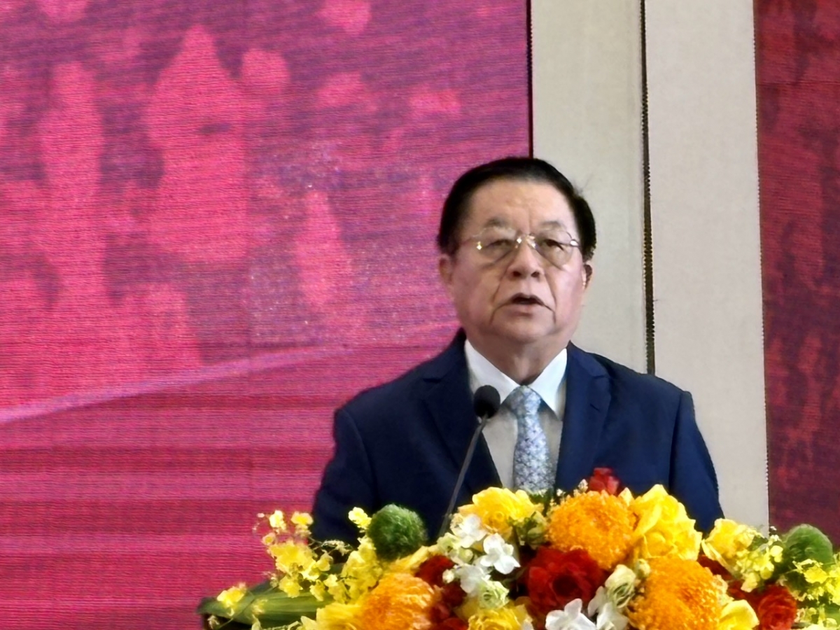 Ủy viên Bộ Chính trị, Bí thư Trung ương Đảng, Trưởng Ban Tuyên giáo và Dân vận Trung ương Nguyễn Trọng Nghĩa phát biểu tại hội thảo.