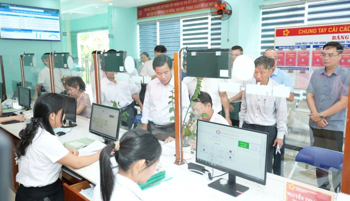 Lãnh đạo thành phố Huế kiểm tra việc vận hành mô hình chính quyền địa phương