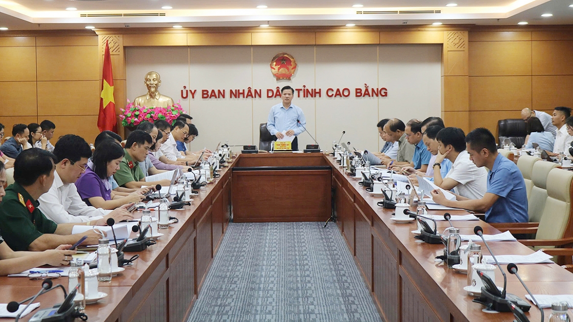 Ông Trịnh Trường Huy, Phó Chủ tịch UBND tỉnh Cao Bằng họp ban tổ chức chuẩn bị cho Chương trình Du lịch “Qua những miền di sản Việt Bắc” 2025.