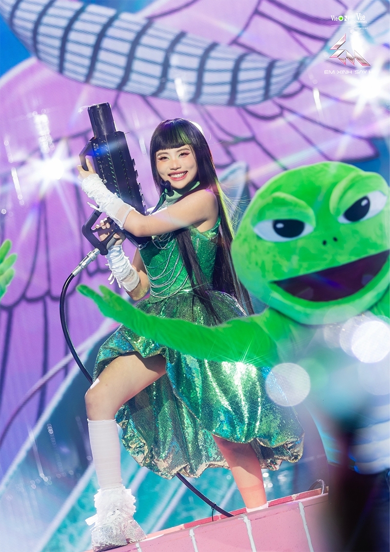 Phương Mỹ Chi gây bất ngờ khi biến tấu ca khúc thiếu nhi quen thuộc thành một màn trình diễn bùng nổ.
