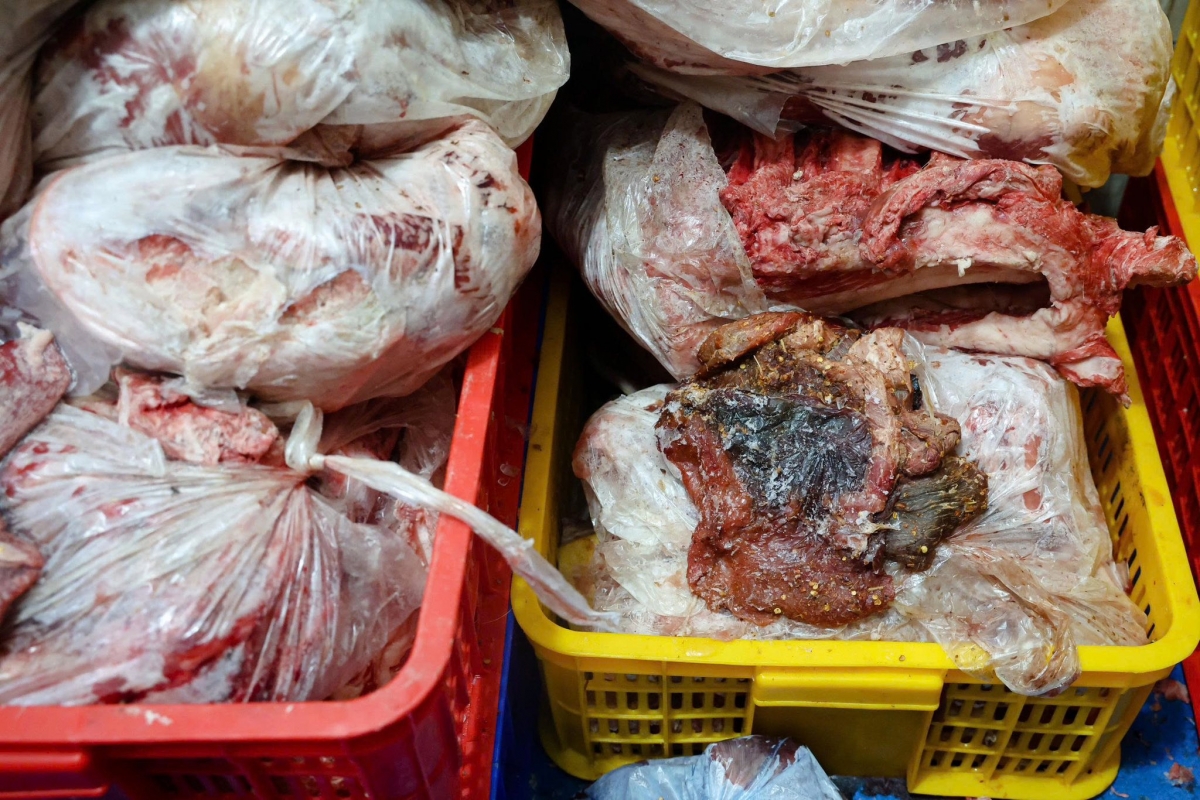 Công an tỉnh Phú Thọ khởi tố, bắt tạm giam  đối tượng sản xuất, buôn bán các loại thực phẩm giả, thu giữ hơn 30 tấn thịt khô không rõ nguồn gốc xuất xứ.