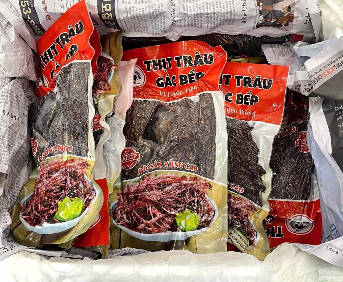 Thịt không rõ nguồn gốc sau đó được chế biến thành thịt trâu gác bếp đặc sản.