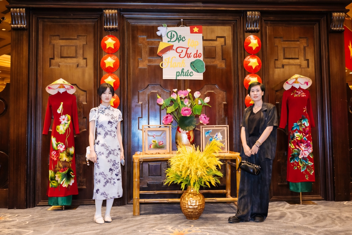 Khánh mời Trung Quốc check-in tại Không gian văn hóa Việt Nam