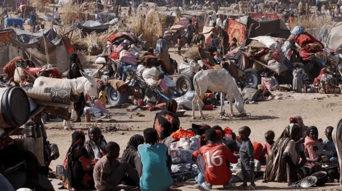 Người dân di dời tại Darfur, Sudan. Ảnh: Reuters
