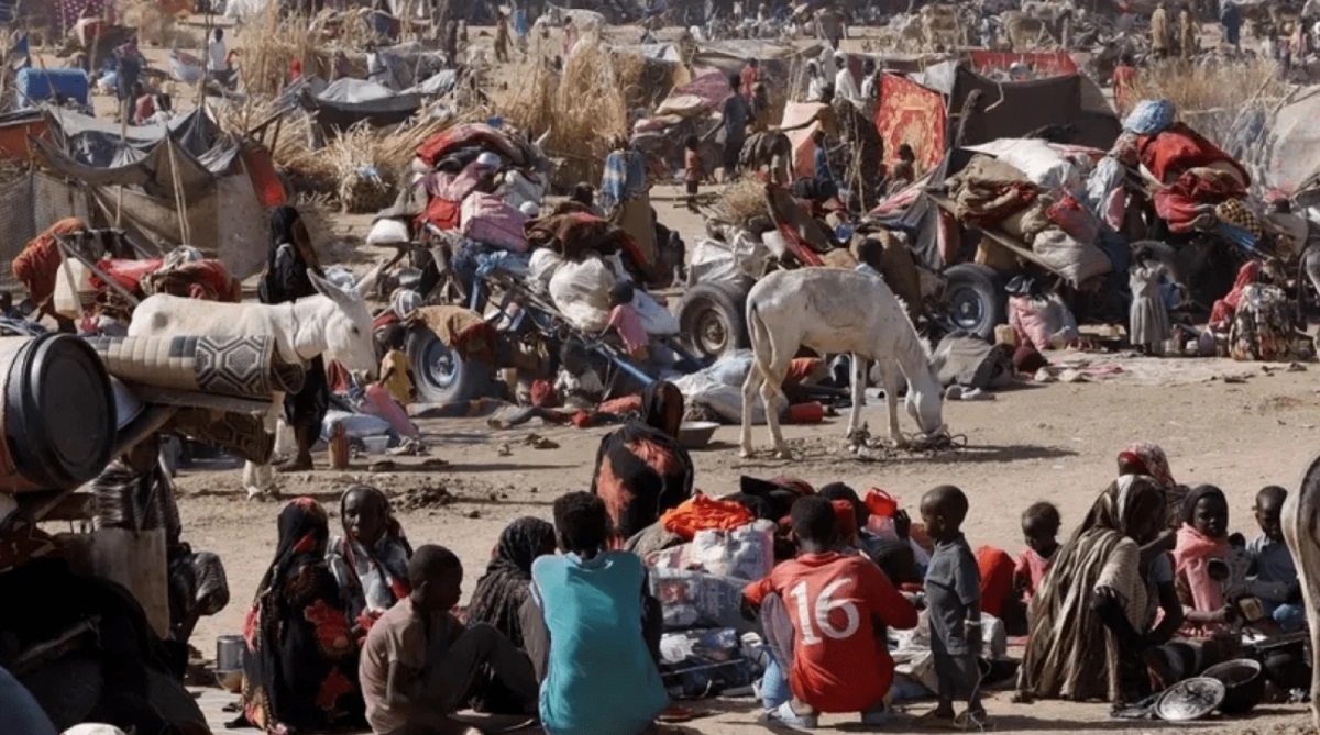Người dân di dời tại Darfur, Sudan. Ảnh: Reuters
