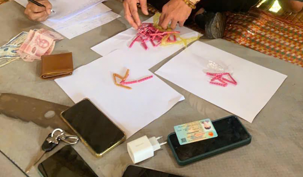 Tang vật bị công an thu giữ