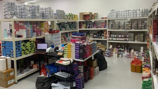 Thiết bị vape bị thu giữ trong một nhà kho ở Singapore. Ảnh: Cơ quan Khoa học Y tế Singapore (HSA)