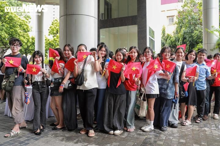 Ban Tổ chức thông báo điều chỉnh quy trình đón khách nhằm mang đến trải nghiệm trọn vẹn, an toàn và ý nghĩa khi tham gia “Trở về thời khắc thiêng liêng"