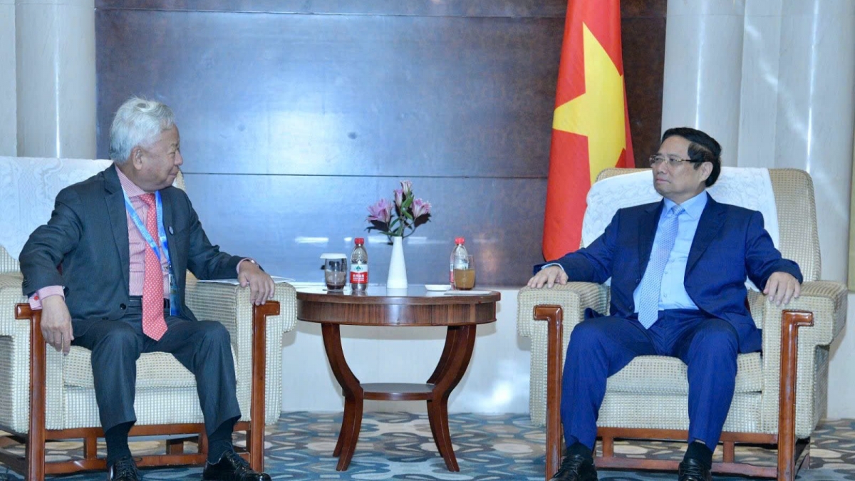 Nhân dịp tham dự Hội nghị thượng đỉnh Tổ chức hợp tác Thượng Hải (SCO) tại Thiên Tân, Trung Quốc, Thủ tướng Chính phủ Phạm Minh Chính đã tiếp Chủ tịch Ngân hàng Đầu tư cơ sở hạ tầng Châu Á (AIIB) Kim Lập Quần.