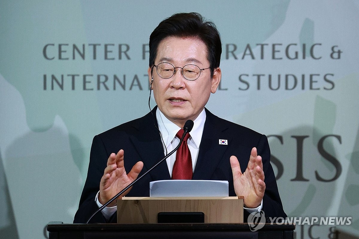 Tổng thống Lee Jae Myung diễn thuyết tại CSIS. Ảnh: Yonhap News