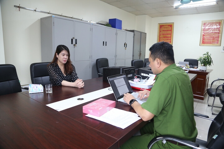 Cơ quan điều tra tiến hành lấy lời khai đối với bị can Đinh Thiên Lý.