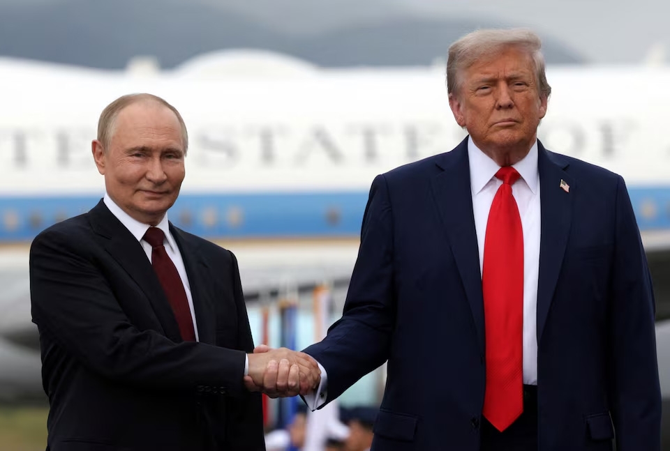 Tổng thống Nga Vladimir Putin và Tổng thống Mỹ Donald Trump ở Alaska ngày 15/8/2025.
Ảnh: Reuters