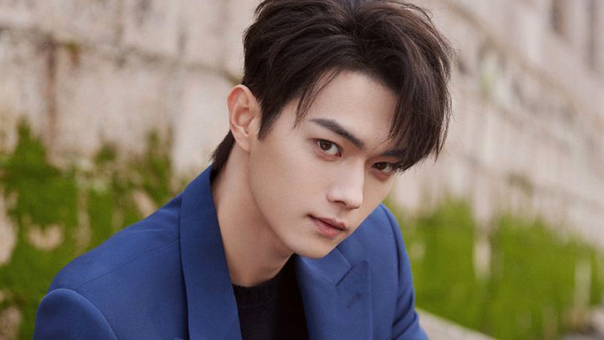 Nam diễn viên Hứa Khải nổi tiếng với nhiều phim: "Trường quân sự Liệt Hỏa", "Thiên Vũ Kỷ", "Thiên cổ quyết trần", "Thừa hoan ký"... Đặc biệt là vai Phú Sát Phó Hằng trong "Diên Hi công lược". (Ảnh: Kbizoom)