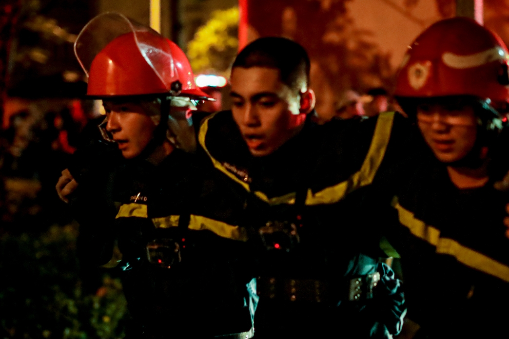 MONO gặp sự cố ngạt thở trong lúc làm nhiệm vụ của chiến sĩ PCCC &amp; CNCH