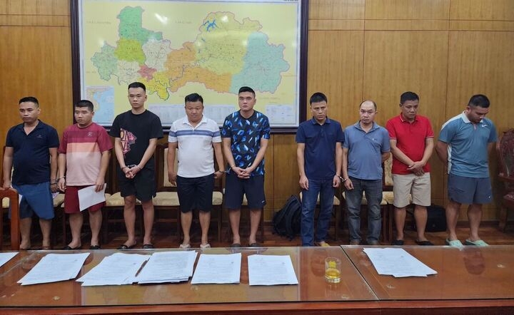 9 đối tượng trong đường dây cá độ bóng đá liên tỉnh bị Công an Bắc Ninh bắt giữ. (Ảnh Công an Bắc Ninh).