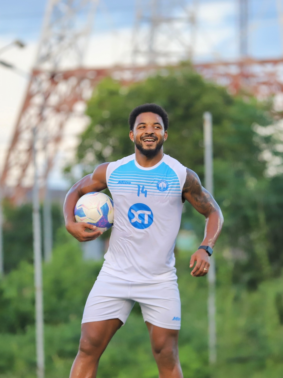 Xuân Son đang trong quá trình hồi phục chấn thương (Ảnh: FBCN).