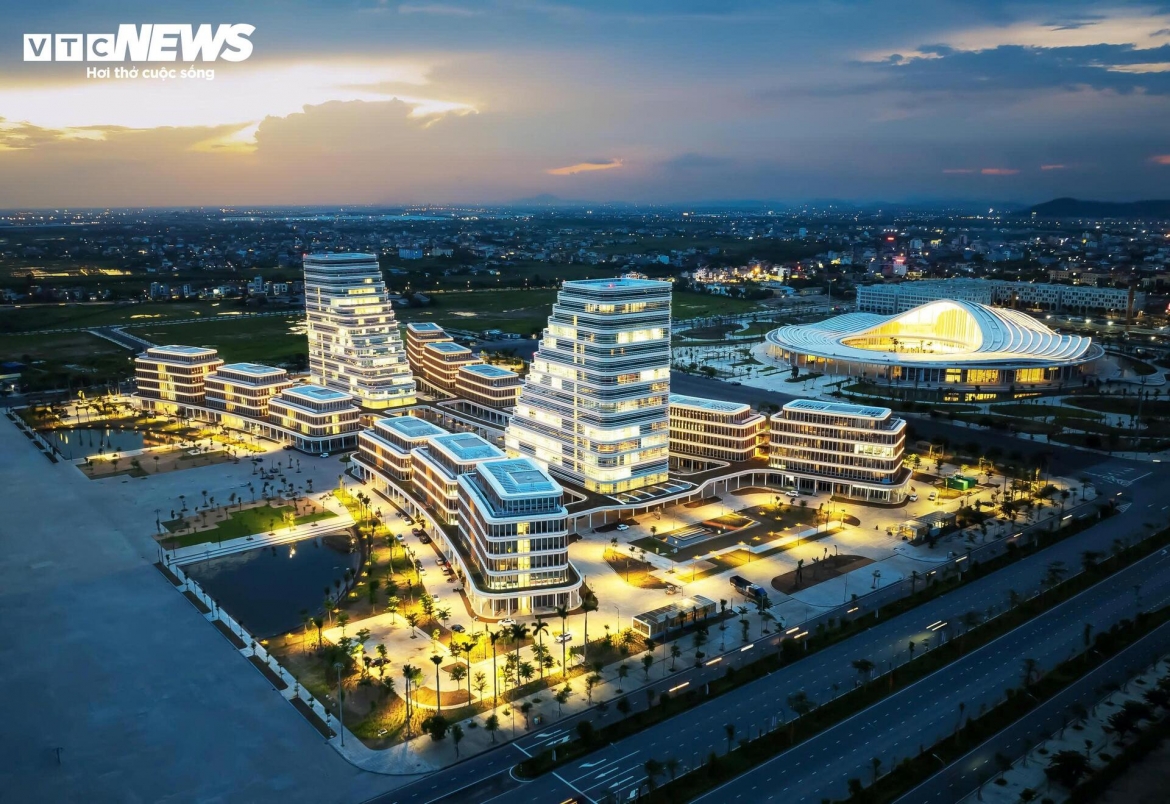 Trung tâm hội nghị - biểu diễn cùng với Trung tâm Hành chính - Chính trị trong Khu đô thị Bắc sông Cấm TP Hải Phòng là một quần thể đô thị hiện đại, năng động, thịnh vượng bậc nhất khu vực phía Bắc - biểu tượng của sự phát triển, mở rộng quy mô của thành phố trong thời kỳ mới. Qua đó, góp phần quan trọng trong xây dựng và phát triển Hải Phòng trở thành thành phố đi đầu cả nước trong sự nghiệp công nghiệp hoá, hiện đại hoá; động lực phát triển của vùng Bắc Bộ và của cả nước. (Ảnh: Nguyễn Đức Nghĩa)