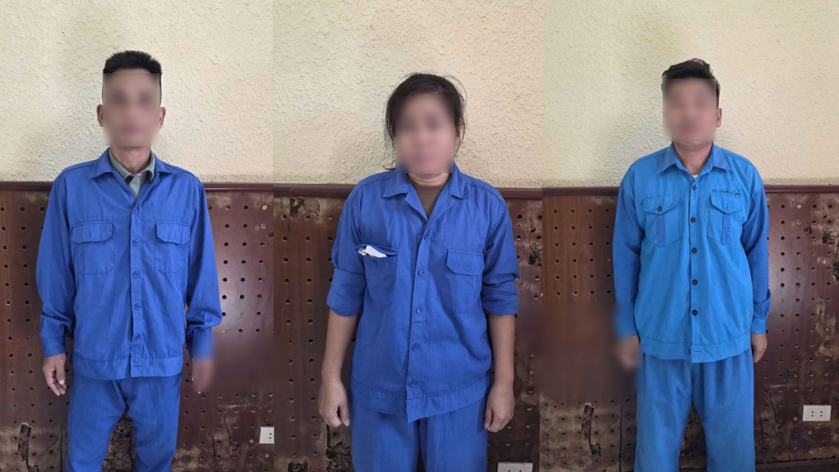 Bắt tạm giam 3 đối tượng khai thác cát sai phép.