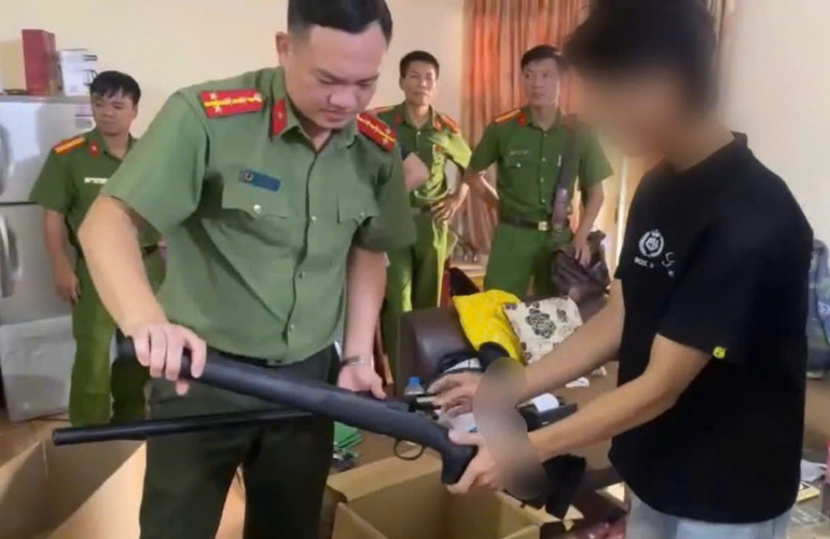 Đối tượng P.V.C cùng tang vật thu giữ