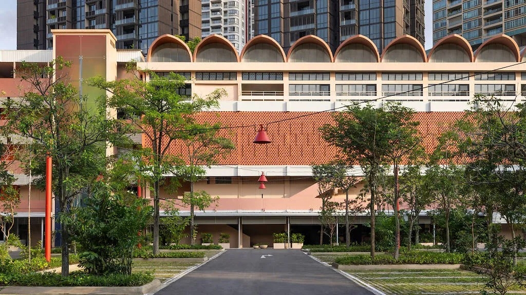 Khu phức hợp New Bahru vẫn giữ nguyên kiến trúc được cải tạo từ ngôi trường trung học tồn tại gần 80 năm. Nguồn: Finbarr Fallon