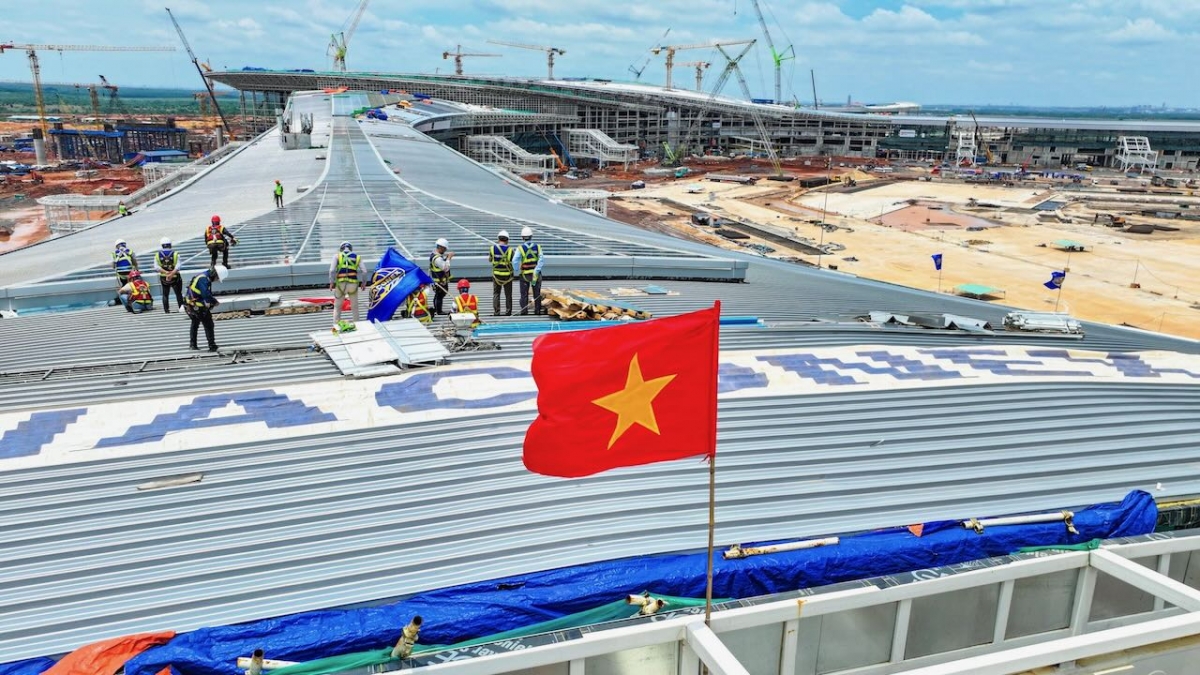 Không khí làm việc hối hả trên đại công trường sân bay Long Thành