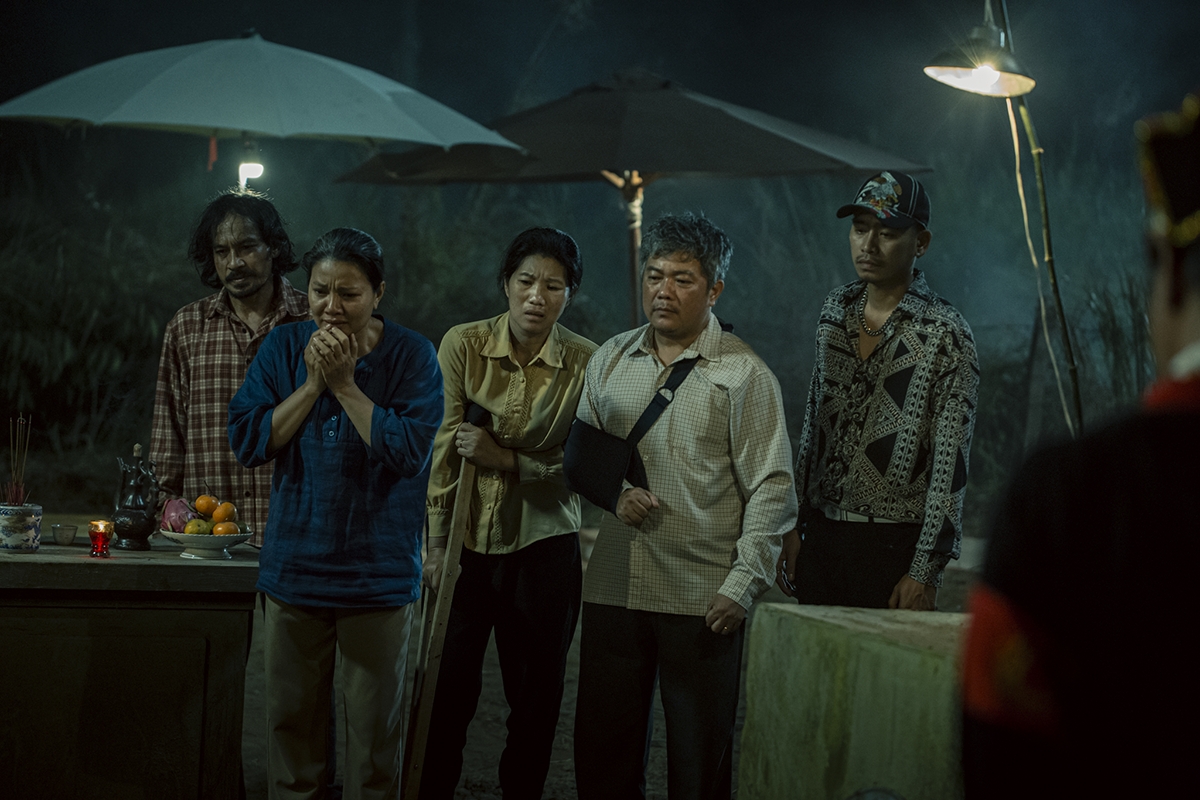 Cảnh trong phim "Cải mả". Ảnh: Đoàn phim cung cấp