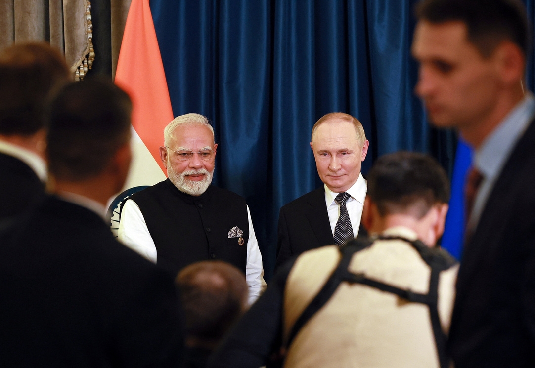Tổng thống Nga Vladimir Putin và Thủ tướng Ấn Độ Narendra Modi tham dự một cuộc họp bên lề hội nghị thượng đỉnh Tổ chức Hợp tác Thượng Hải (SCO) tại Trung Quốc. Ảnh: Reuters