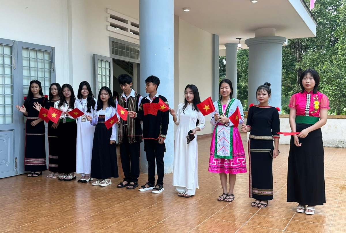 Toàn tỉnh Đắk Lắk hiện có trên 700.000 học sinh, học viên cùng đội ngũ hơn 38.400 cán bộ quản lý, giáo viên, đáp ứng nhu cầu phát triển giáo dục.