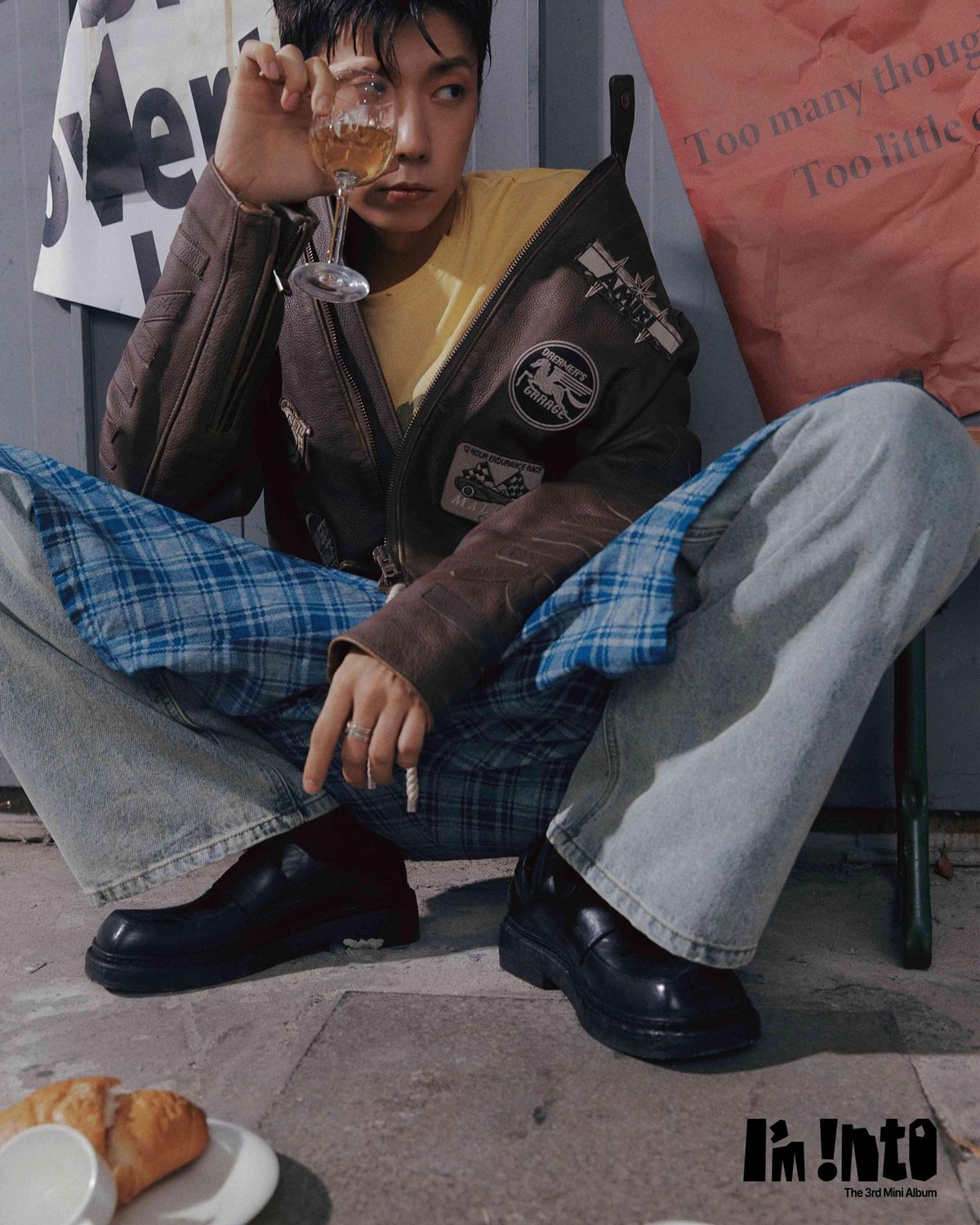 Woo-young chứng minh rằng anh vẫn sở hữu sức hút riêng và một lượng fan trung thành. (Ảnh: JYP Entertainment)