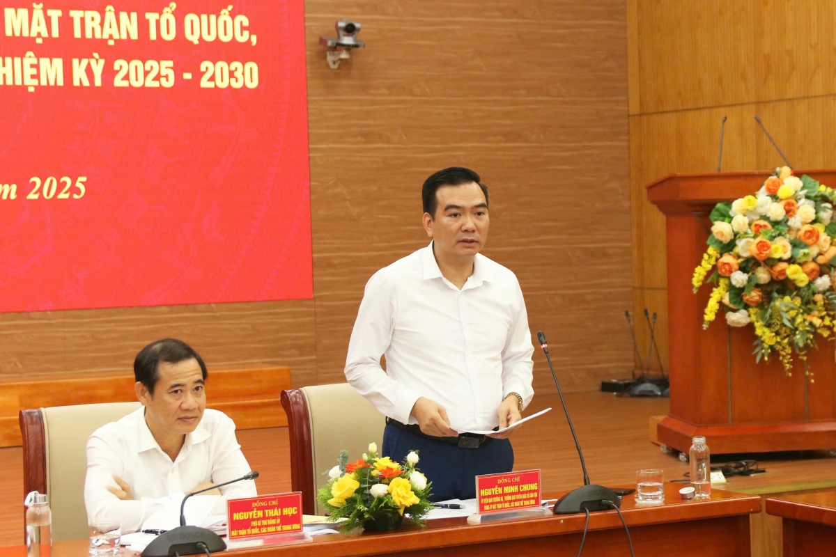 Ông Nguyễn Minh Chung, Trưởng ban Tuyên giáo và Dân vận Đảng ủy MTTQ, các đoàn thể Trung ương phát biểu