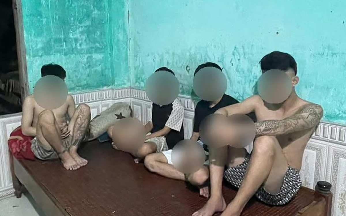 4 thanh niên lúc bị bắt (Ảnh: Công an xã Triệu Phong)