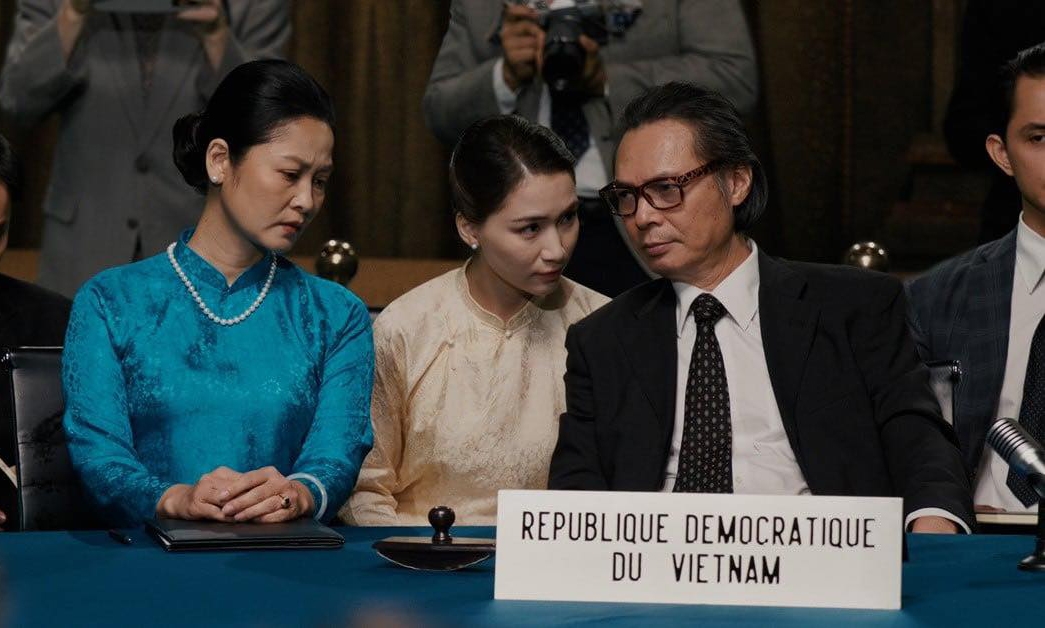 Cảnh trong phim "Mưa đỏ"