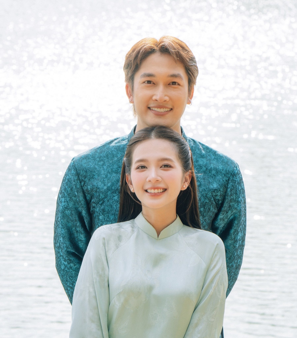 Mình nhờ photo đều là những người bạn thân thiết của mình ngoài đời, mọi công đoạn chuẩn bị đều giản dị, nhanh gọn và tối giản hết sức, vậy mà mỗi bộ ảnh khi được xem đều khiến mình rung động vô cùng.