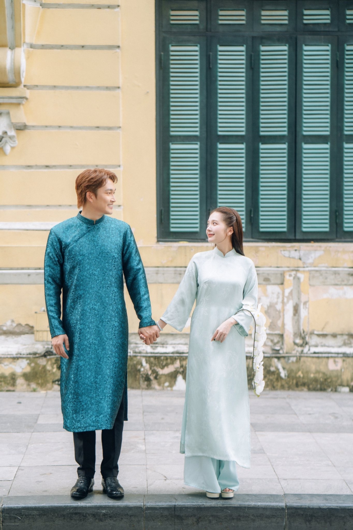 Rồi vẫn luôn là như vậy, vẻ đẹp của Hà Nội, của mùa thu Hà Nội lại lần nữa làm trái tim mình thổn thức... Mình đã cảm thấy chúng mình thật đẹp, thật rạng rỡ khi được đứng trên mảnh đất nơi mình đã được sinh ra và lớn lên.”