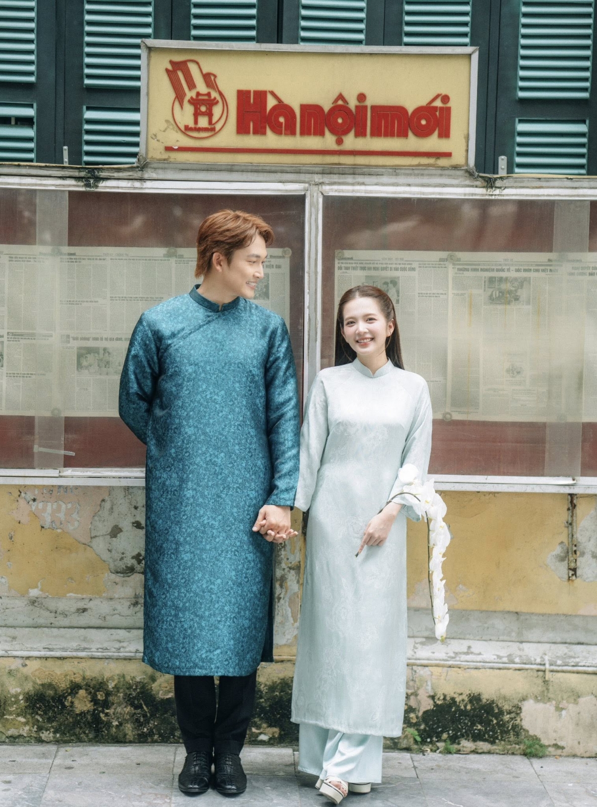 Đình Tú, 33 tuổi, tốt nghiệp Đại học Sân khấu Điện ảnh, từng tham gia nhiều phim truyền hình như Ghét thì yêu thôi, Hướng dương ngược nắng, Thương ngày nắng về, Những chặng đường bụi bặm.