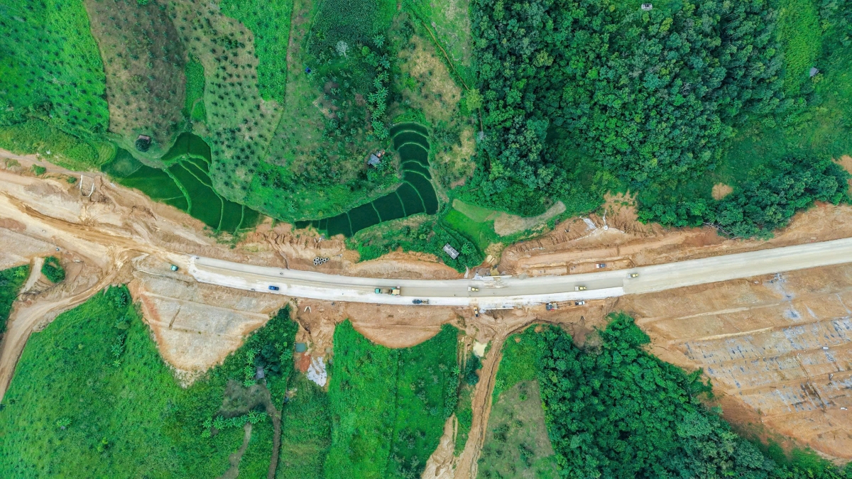 Thi công cao tốc Hữu Nghị - Chi Lăng.