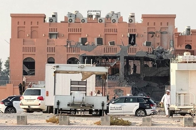 Một tòa nhà ở Doha bị hư hại sau đòn tập kích của Israel. Ảnh: Reuters