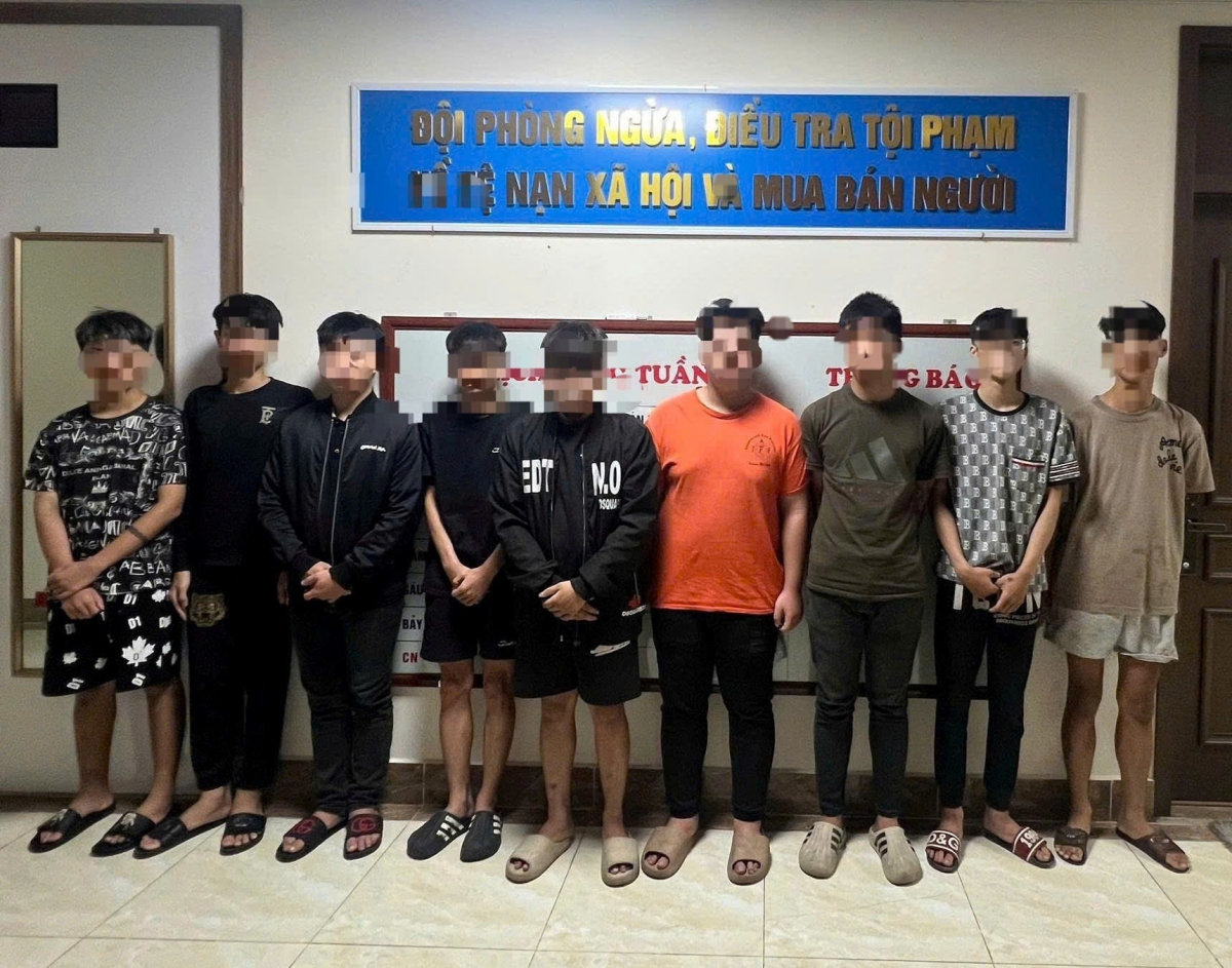 Các đối tượng tại cơ quan công an. Ảnh: Công an Hải Phòng