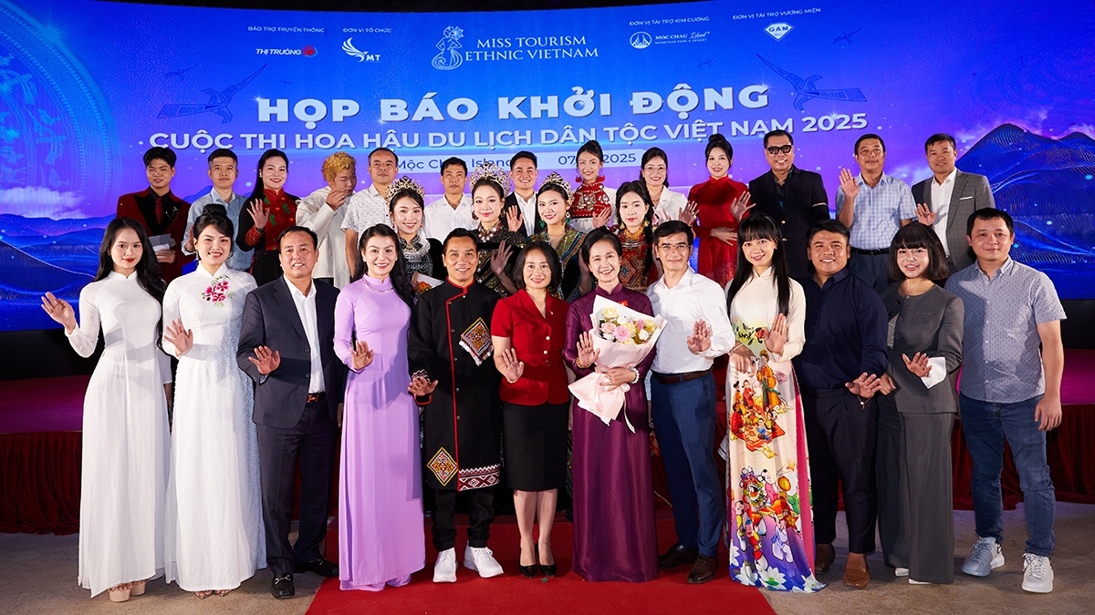 Các đại biểu tại buổi họp báo. (Ảnh: BTC)