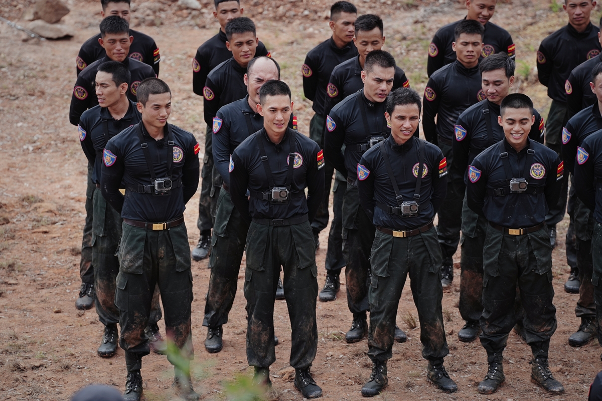 Dàn nghệ sĩ bước vào thử thách "Lò luyện thép" trong tập 7 Chiến sĩ quả cảm