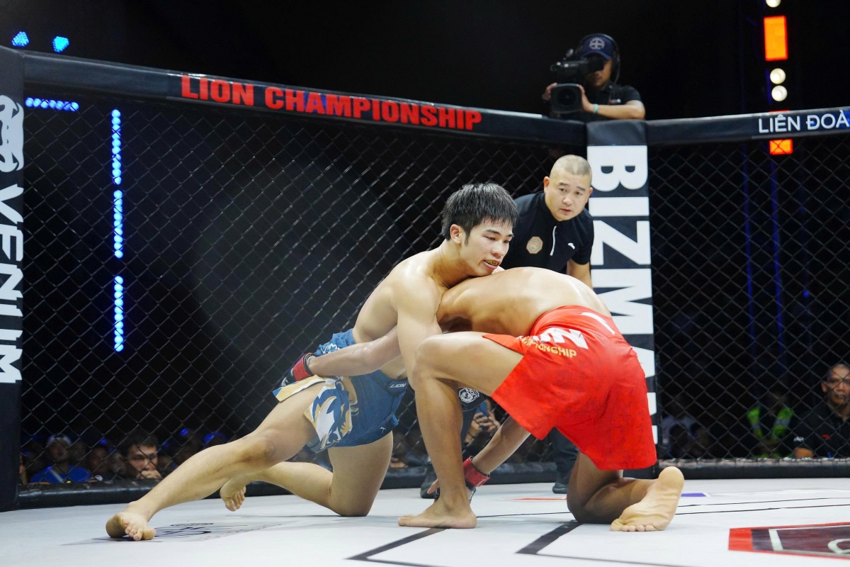 Sự kiện LC 26 thuộc giải đấu võ thuật tổng hợp Việt Nam (MMA) đã diễn ra tối muộn 13/9 tại nhà thi đấu Tây Hồ (Hà Nội). 