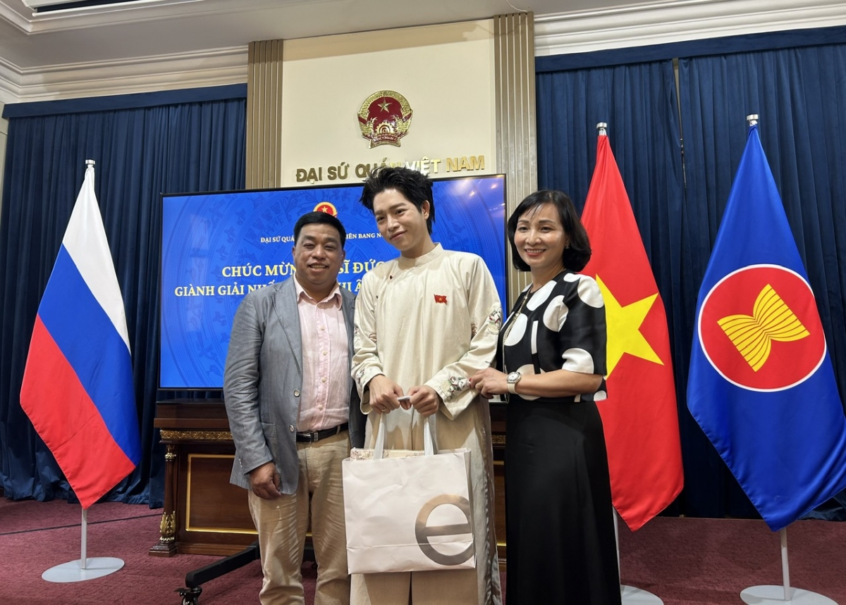 Anh là niềm tự hào của 80.000 người Việt tại Nga và hàng trăm nghìn người dân quê hương