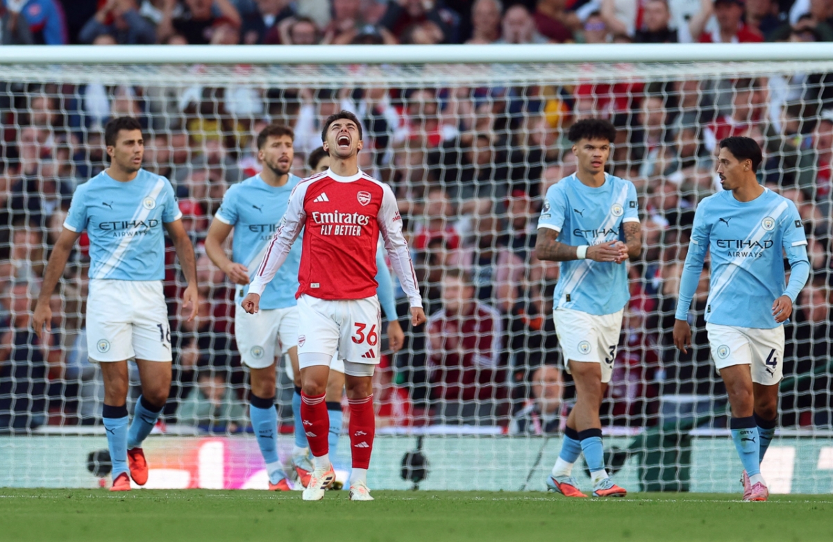 Arsenal vẫn chưa thể phá vỡ hệ thống phòng ngự của Man City (Ảnh: Reuters)