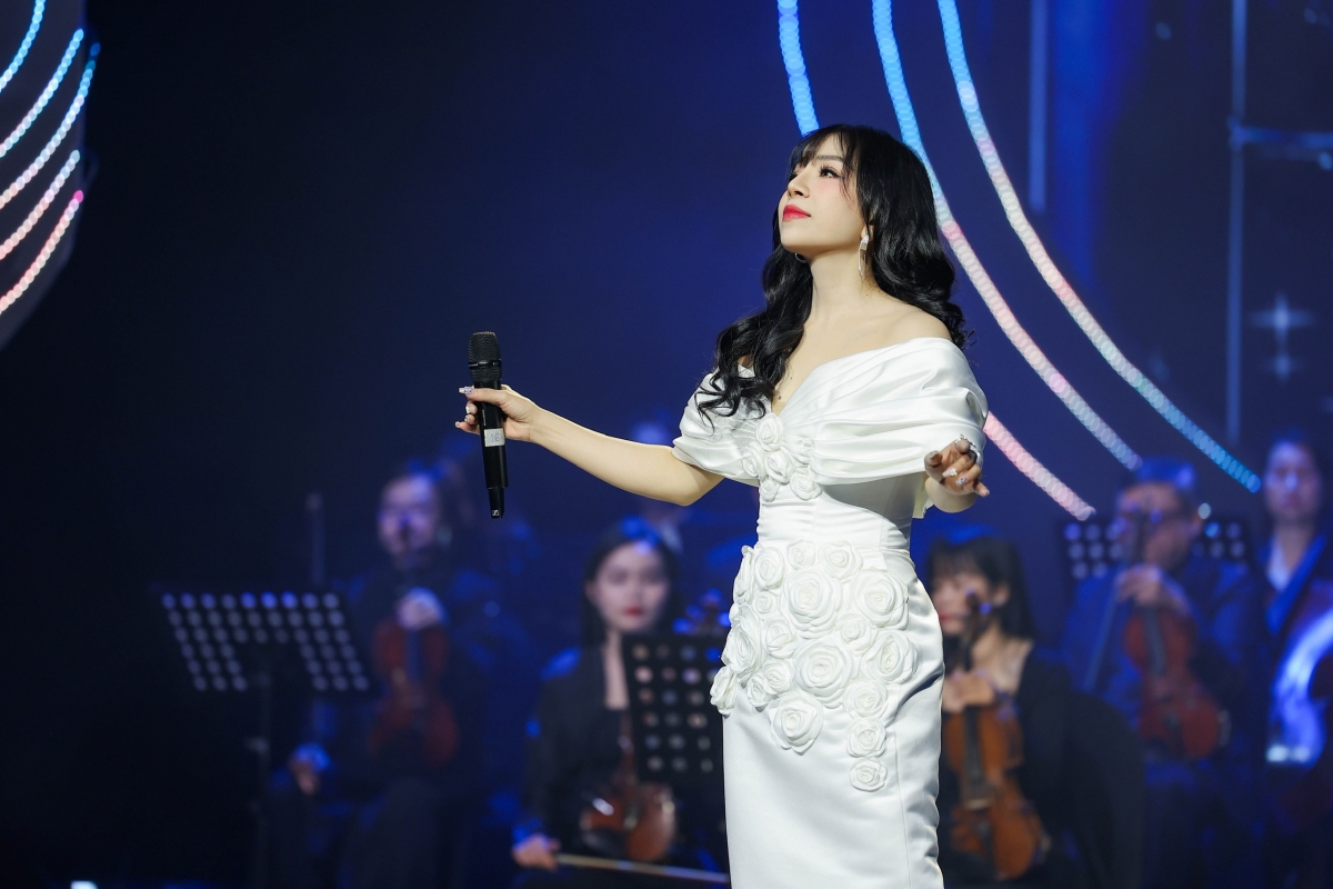 Ca sĩ Minh Chuyên. Ảnh: NVCC