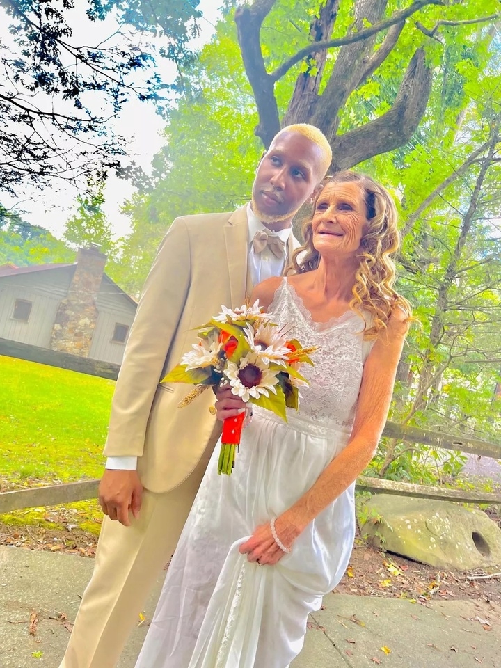 Quran McCain và Cheryl McGregor trong ngày cưới