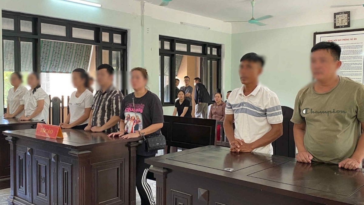 Các bị cáo trong vụ án "Đánh bạc" và "Tổ chức đánh bạc" diễn ra ngày 21/8/2025