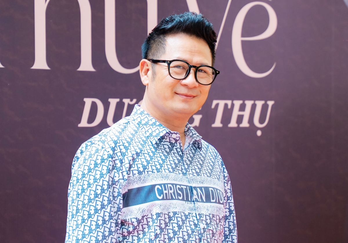 Trải qua 2 cuộc hôn nhân với 4 người con, ca sĩ Bằng Kiều cảm thấy hạnh phúc vì gặp toàn phụ nữ tốt, không sợ cảnh éo le khiến các con bị đối xử không tốt.