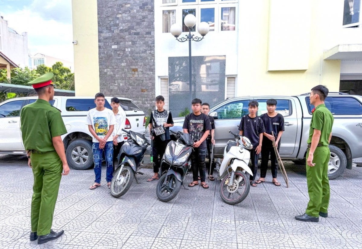 Bắt giữ nhóm 7 thiếu niên dùng hung khí cướp tài sản trong đêm